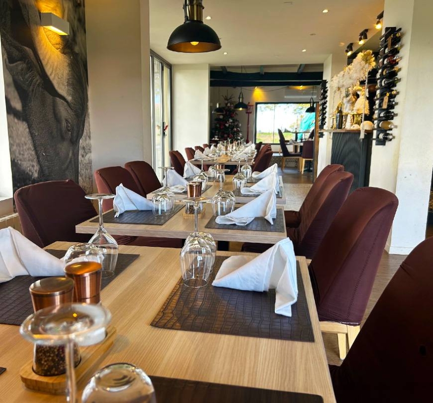 Repas de groupe - La Ferme Aux Buffles - Restaurant Plaisance - restaurant AIGNAN